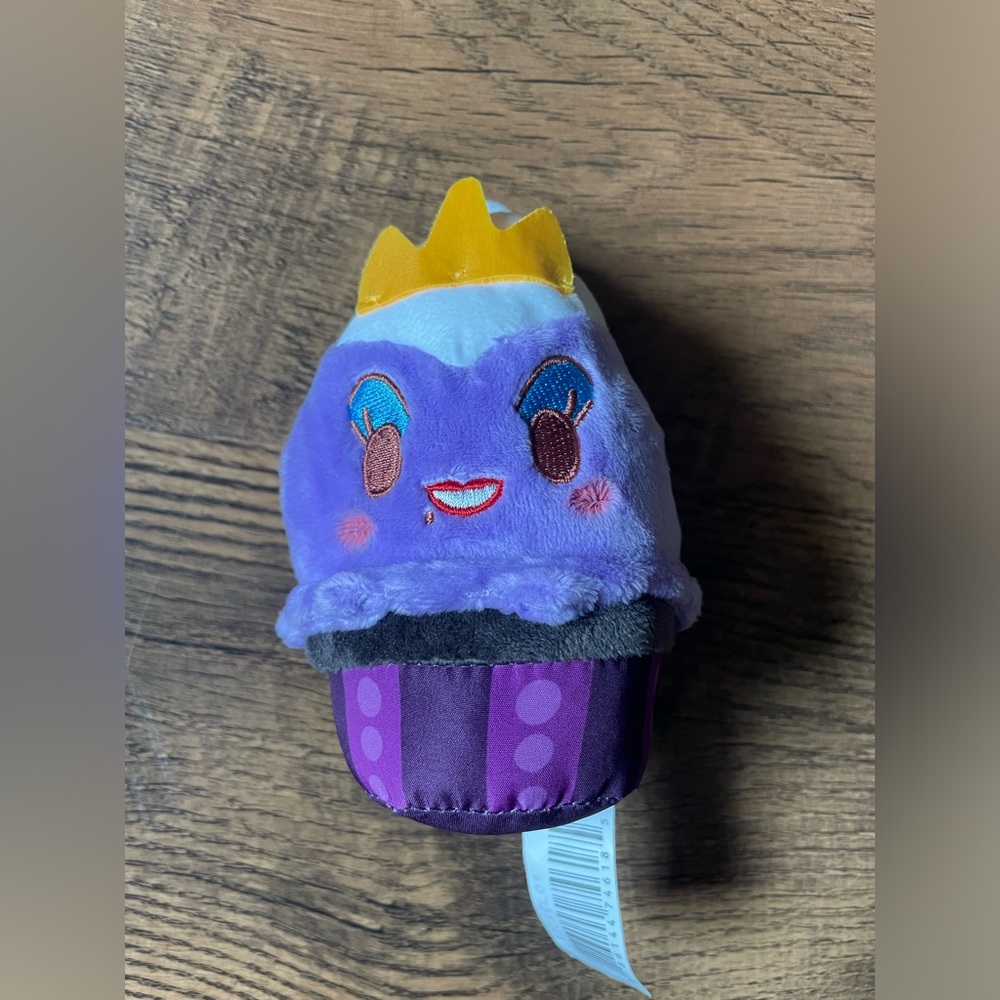 Ursula Disney Munchling - Picture 1 of 3
